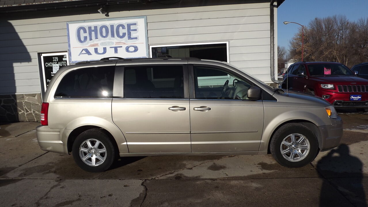 2008 Chrysler Town & Country  - Choice Auto